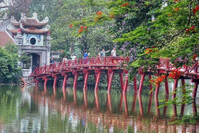 Seize the peaceful essence of Hanoi Travel